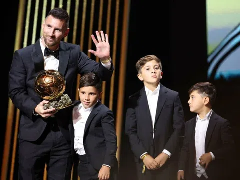 Giành Quả bóng Vàng thứ 8, Messi có lời cảm ơn khiến tất cả phải bất ngờ