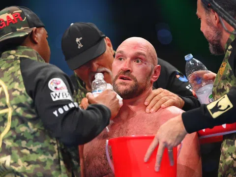 Tyson Fury tiết lộ sức mạnh của Francis Ngannou qua những cú đấm