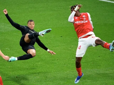 Mbappe tỏa sáng, PSG thắng thuyết phục để vươn lên vị trí số 1