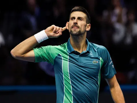 Thắng nghẹt thở Rune, Djokovic khẳng định vị thế số 1 thế giới tại ATP Finals