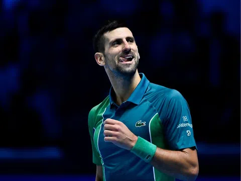 Djokovic tiếp tục đóng vai ‘kẻ ác’ vì thái độ mỉa mai tại ATP Finals