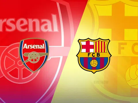 CHÍNH THỨC: Tiền vệ đẳng cấp Arsenal và Barcelona giã từ sự nghiệp