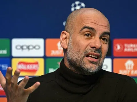 Pep Guardiola giận giữ các cổ động viên, tiết lộ lý do bước ngoặt