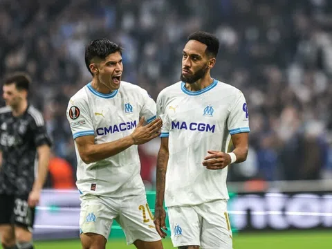 Aubameyang lập hattrick, Marseille giành vé đi tiếp tại cúp C2 với ngôi đầu bảng B