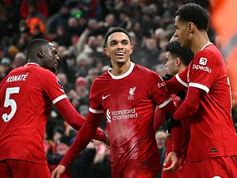 Trận đấu của những siêu phẩm, Liverpool mở hội ngay tại Anfield