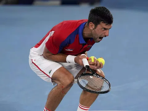 Chuyên gia quần vợt tiết lộ Djokovic đòi hỏi rất khắt khe