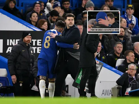 Khoảnh khắc cảm động: Ngôi sao Chelsea rơi nước mắt trong vòng tay Pochettino