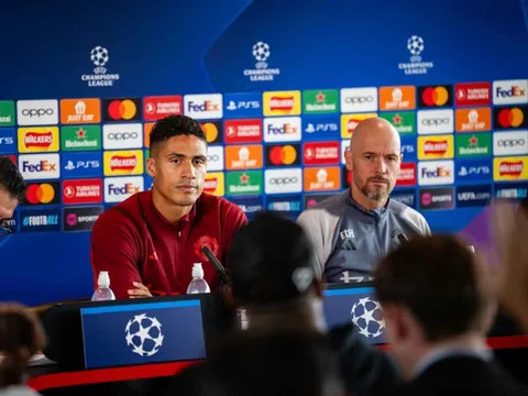 Ten Hag đưa ra nhận định thẳn thắn về 'kép phụ' của Varane