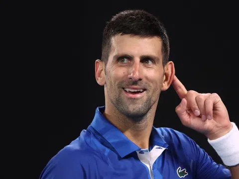 Djokovic bật ‘mode’ hủy diệt, thần đồng 16 tuổi viết tiếp cổ tích