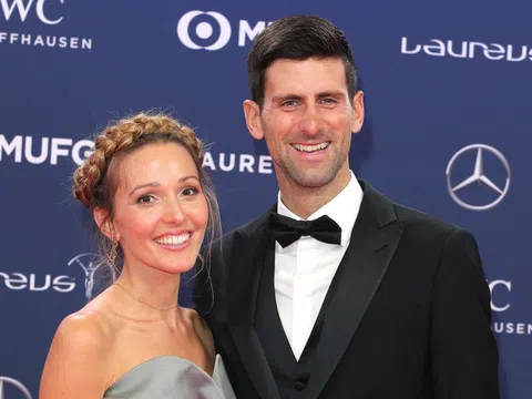 Djokovic thừa nhận chật vật khi thiếu vắng hậu phương