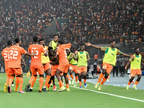 Bờ Biển Ngà, Nam Phi vào tứ kết AFCON với mưa thẻ đỏ và màn sút pen tệ hại