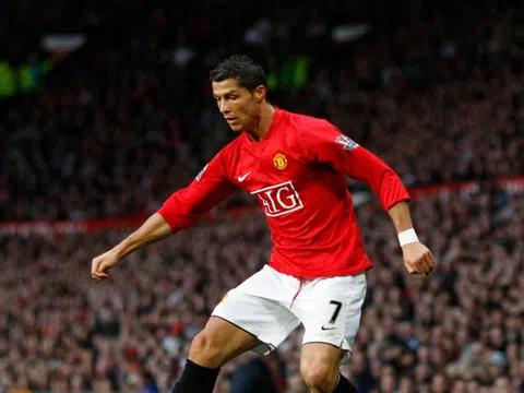 Ronaldo bị hắt hủi trong top 3 bản hợp đồng thành công nhất MU