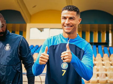 Bước sang tuổi 39, Ronaldo vẫn được công nhận xuất sắc nhất