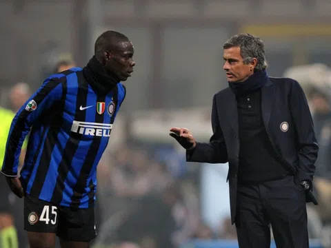 Balotelli thẳng thắn nhận xét về người thay thế Mourinho tại Roma