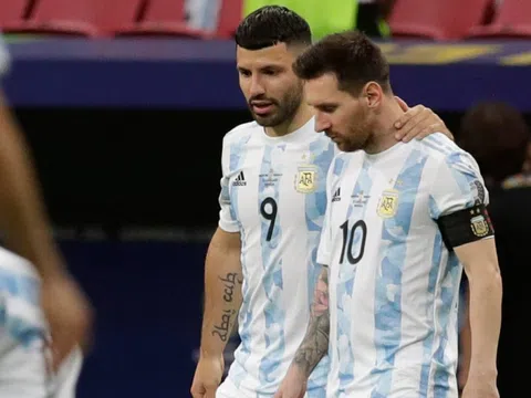 Aguero tiết lộ nỗi đau khiến Messi dằn vặt 8 năm trước