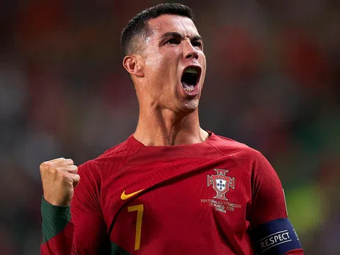 HLV Bồ Đào Nha chỉ thẳng lý do Ronaldo khác biệt so với tất cả