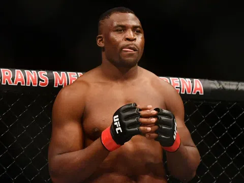 Francis Ngannou tiếp tục 'dằn mặt' Anthony Joshua