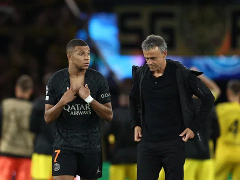 Luis Enrique 'quay ngoắt 180 độ' với Mbappe sau khi tỏa sáng tại C1