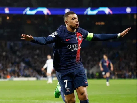 Mbappe ghi bàn tuyệt đẹp, vì sao trọng tài phải dừng trận đấu?