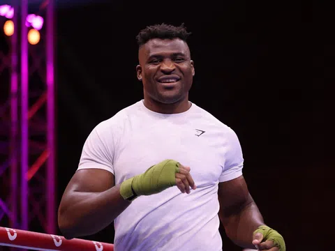 Francis Ngannou yêu cầu 'luật rừng' trong cuộc so găng với Anthony Joshua