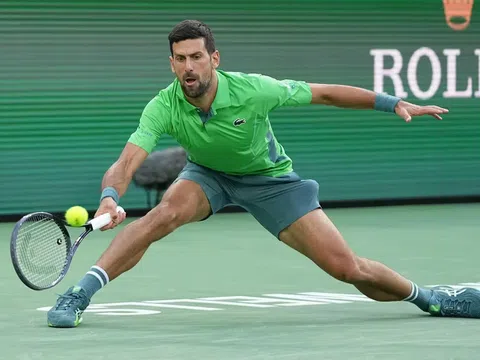 Djokovic tiệm cận kỷ lục của đại kình địch