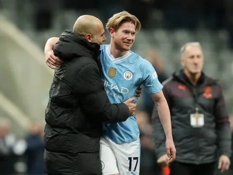 Pep Guardiola chỉ ra nhạc trưởng của Man City quan trọng như De Bruyne