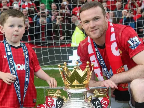 Cha nào con nấy, quý tử nhà Rooney lập hat trick đẳng cấp