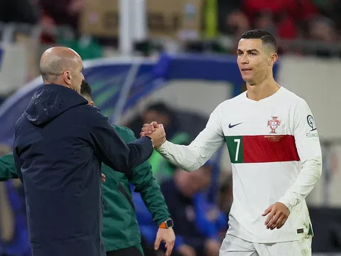 HLV ĐT Bồ Đào Nha: "Ronaldo thi đấu như thể ở tuổi 20"