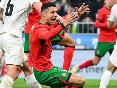 Bồ Đào Nha bất ngờ thua trước Slovenia trong ngày Ronaldo trở lại