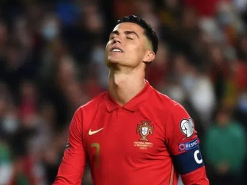 Ronaldo nhận chỉ trích thậm tệ sau trận thua Slovenia