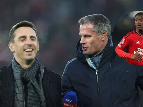 Gary Neville khiến Jamie Carragher xấu hổ vì Mainoo