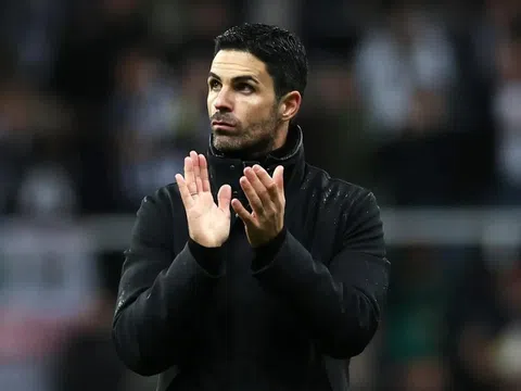 Mikel Arteta tiết lộ đã cải thiện điểm yếu 'chí mạng' giúp Arsenal bay cao