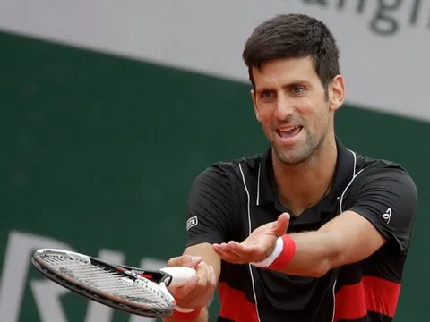 Djokovic bị chê lỗi thời