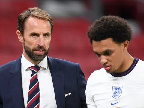 Arnold chỉ thẳng vị trí mình thích nhất với Southgate