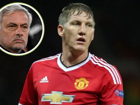 Schweinsteiger: 'Mourinho ép tôi tập cùng đội U16 MU'