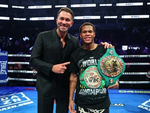 Ông bầu Eddie Hearn bức xức sau sự cố doping của Ryan Garcia