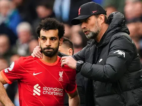 Klopp khen Salah trong ngày ngôi sao Liverpool đi vào lịch sử NHA