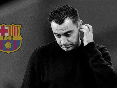 Xavi nguy cơ bị sa thải sau phát biểu về Barca