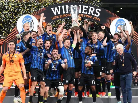 Chùm ảnh: Atalanta nâng cúp vô địch Europa League sau 61 năm lịch sử