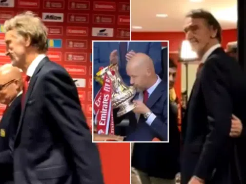 Jim Ratcliffe phản ứng về tương lai Ten Hag khi MU vừa vô địch FA CUP.