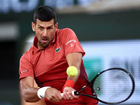 Djokovic thẳng tiến vào vòng 3 Roland Garros 2024