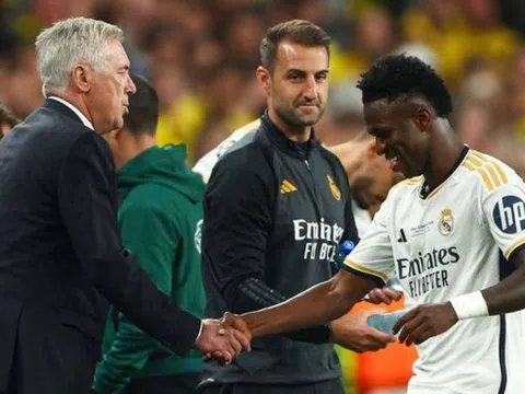 Ancelotti tiết lộ bí quyết khiến Vinicius ghi bàn, chỉ thẳng luôn chủ nhân QBV 2024