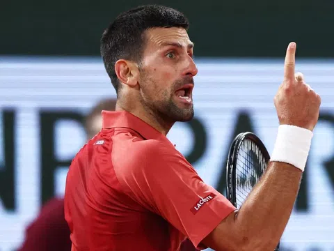 Kết quả tennis 2/6: Alcaraz vào tứ kết, Djokovic suýt thua tại Roland Garros