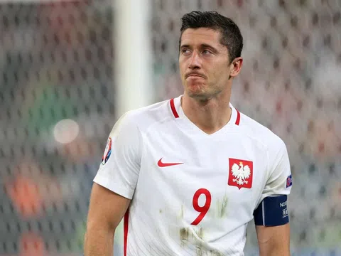 Chính thức: Lewandowski bị rách cơ đùi trước thềm Euro 2024