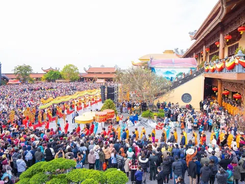 Biển người tới dự Lễ khai hội xuân chùa Ba Vàng - Xuân Quý Mão 2023