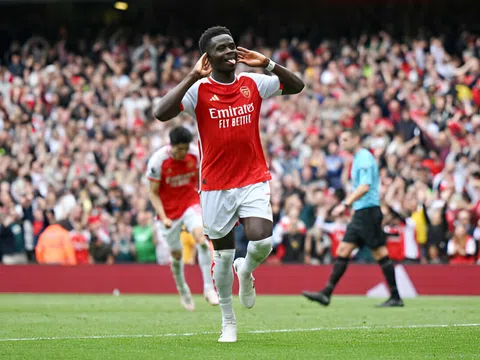 Bukayo Saka xô đổ nhiều kỷ lục trong ngày Arsenal đại thắng