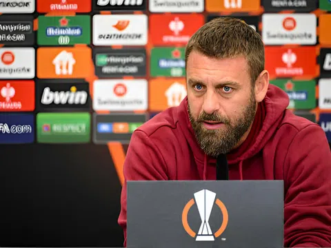 De Rossi: 'Roma sẽ chiến đấu tới cùng trước Leverkusen'