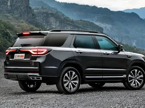 Tin xe 28/2: ‘Kẻ thay thế’ Toyota Fortuner giá 541 triệu đồng đe nẹt Ford Everest, Hyundai Santa Fe