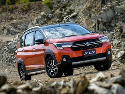 Tin xe trưa 2/4: Mitsubishi Xpander Cross dễ ‘ra rìa’ vì Suzuki XL7 đang có giá lăn bánh cực rẻ