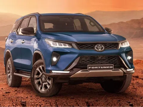 Tin xe trưa 19/4: Toyota Fortuner hybrid ra mắt với giá mềm, át vía Ford Everest và Hyundai Santa Fe